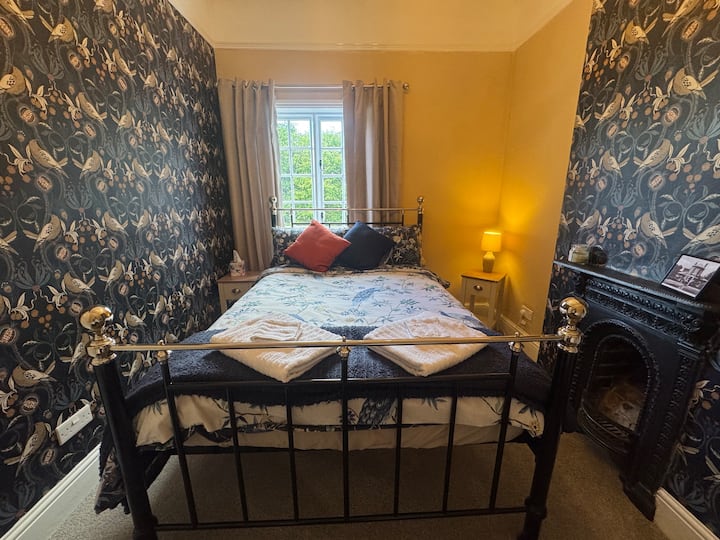 First floor bedroom overlooking the rear garden