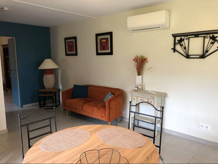 Dépendance Rénovée De 50m² - Châtillon-sur-Chalaronne