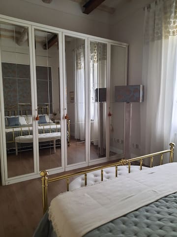 Entire home with 1 bedrooms in Florence - Messer Niccolò - Apartment in Florence