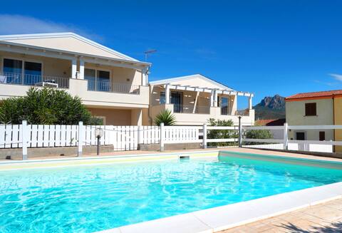 Dòmo#31 • Villa with Pool, Big Garden, and Parking