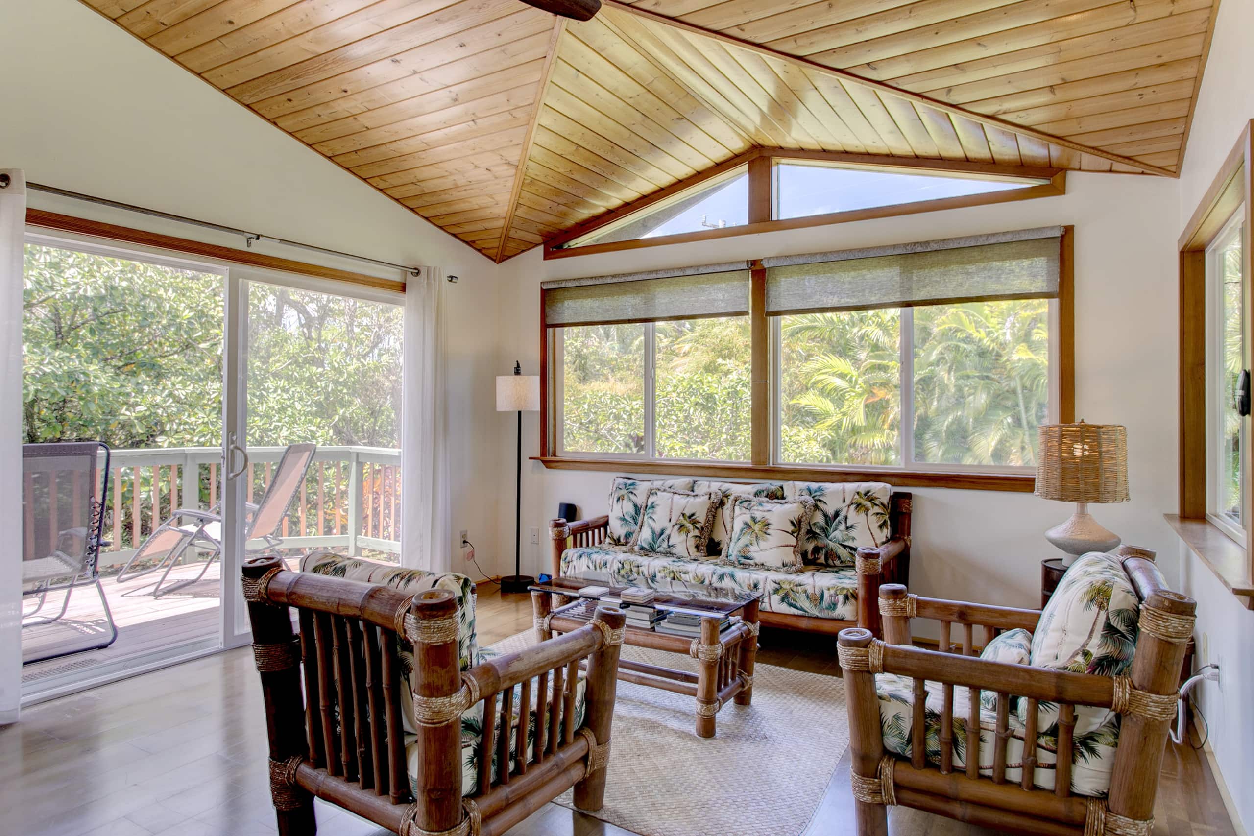 Home in Pahoa · ★4.86 · 1 bedroom · 1 bed · 1 bath - Image 2