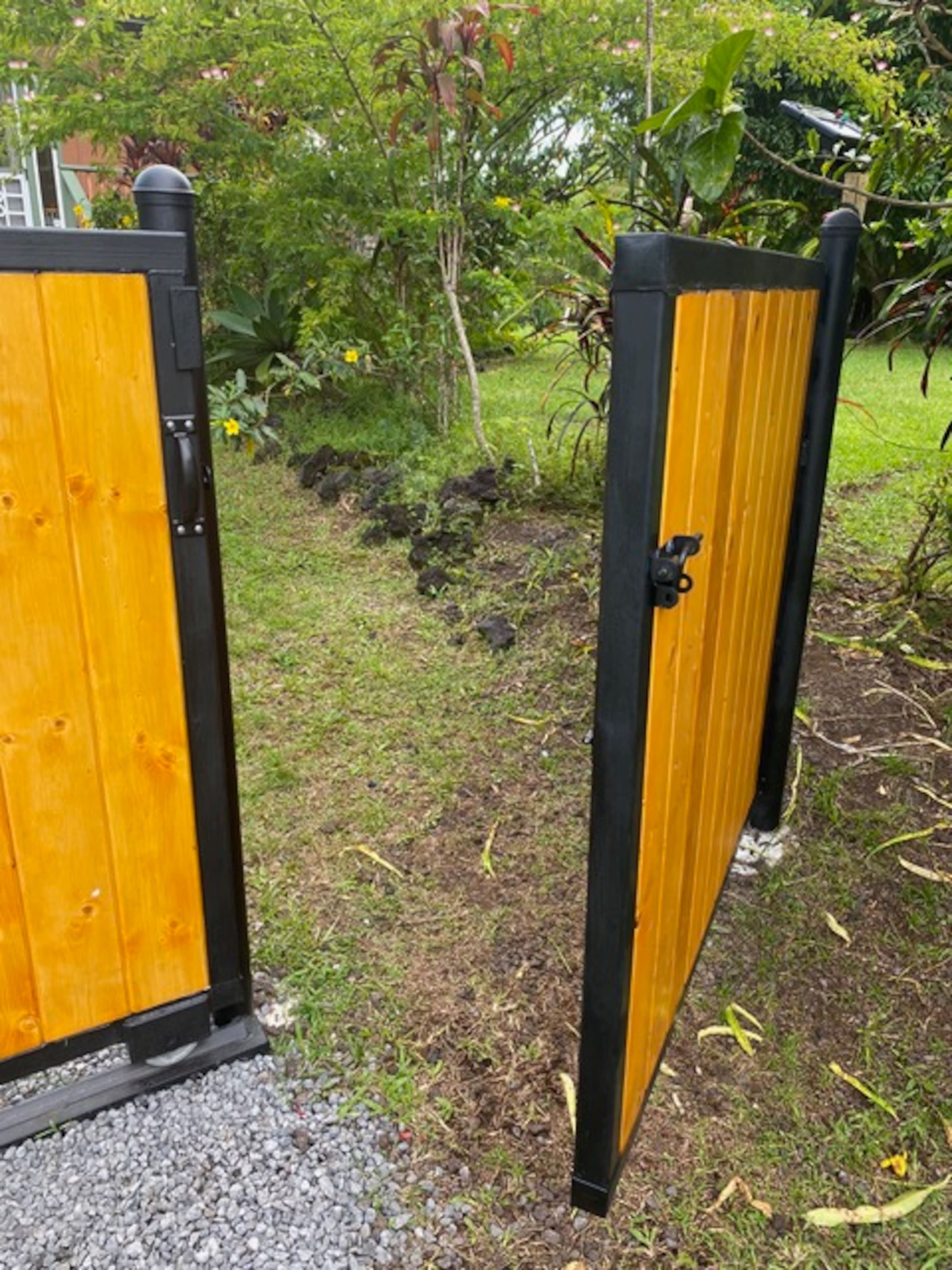 Home in Pahoa · ★4.86 · 1 bedroom · 1 bed · 1 bath - Image 49