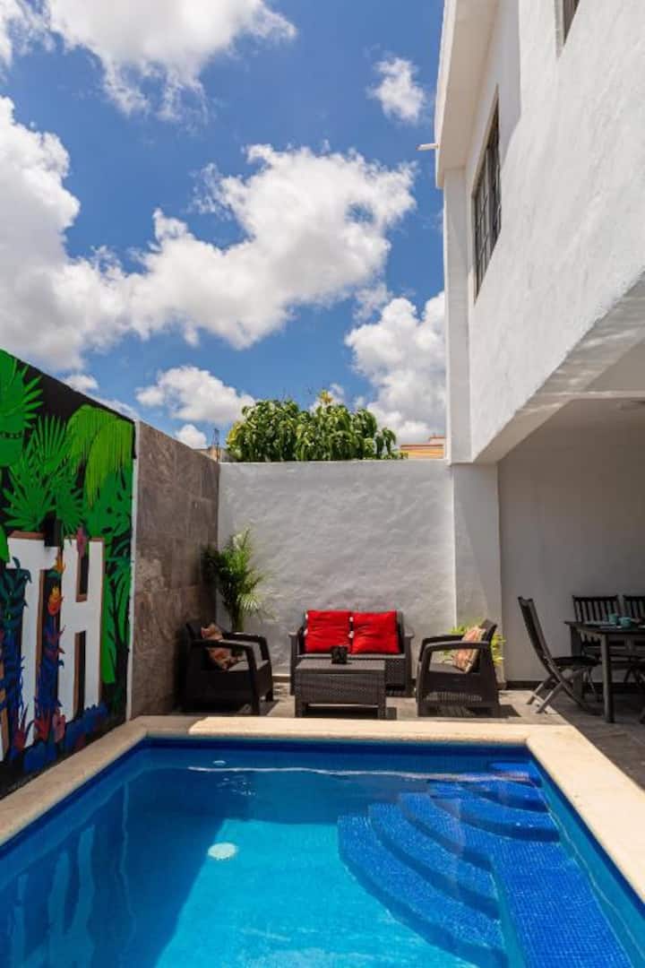 24 Pax, Priv Pool, 8 Room 7 Bathroom Ac Tv, 13 Bed - Cancún