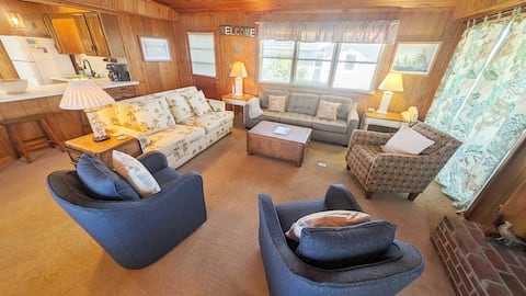 Popular Airbnb listing: 1 Block From the Beach*King Beds*Dog Friendly in Kitty Hawk