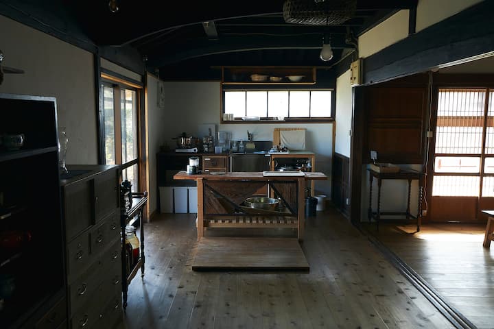 【貸切】築100年の古民家 広い庭 焚火 囲炉裏 ピザ窯 収穫体験 火と自然を楽しむ日本の暮らし - 館山市