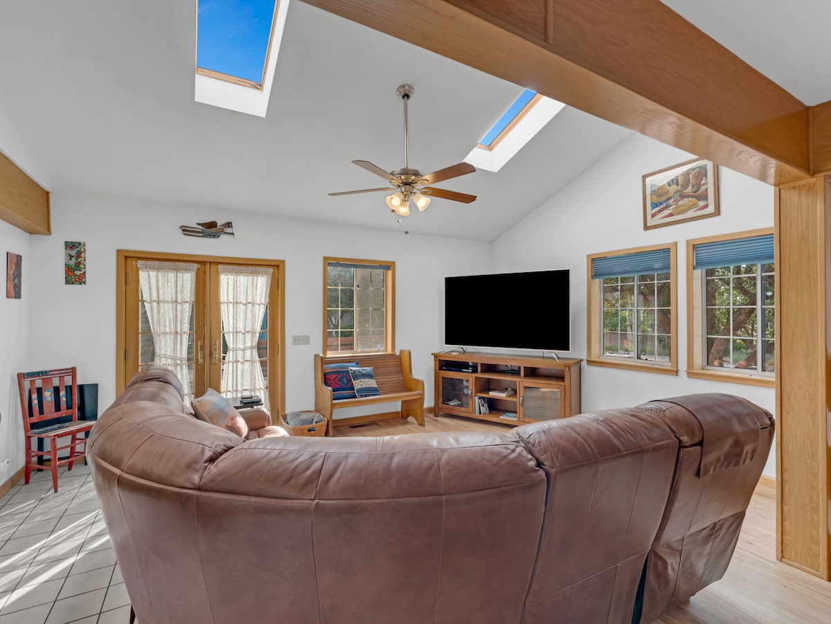 Top performing Airbnb: Sheridan Oasis Gateway to Grand Canyon in Williams