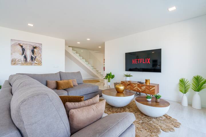 Axess Villa with a panoramic ocean view gallery image 5