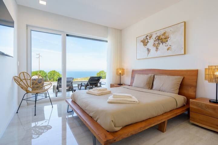 Axess Villa with a panoramic ocean view gallery image 4