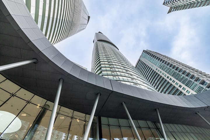 รูป 2 ห้องนอน + ที่จอดรถใจกลางโทรอนโต 1