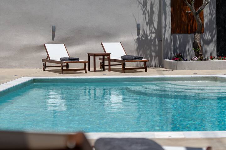 LyMaRou Collection, 7 Suites, Pool, 7 Priv Hot Tub gallery image 2