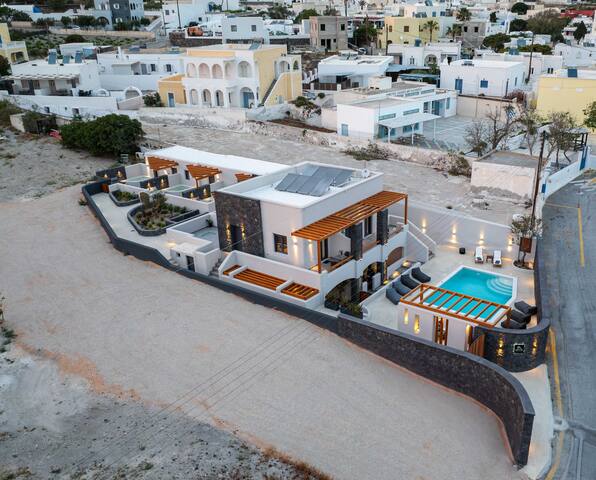 LyMaRou Collection, 7 Suites, Pool, 7 Priv Hot Tub gallery image 3