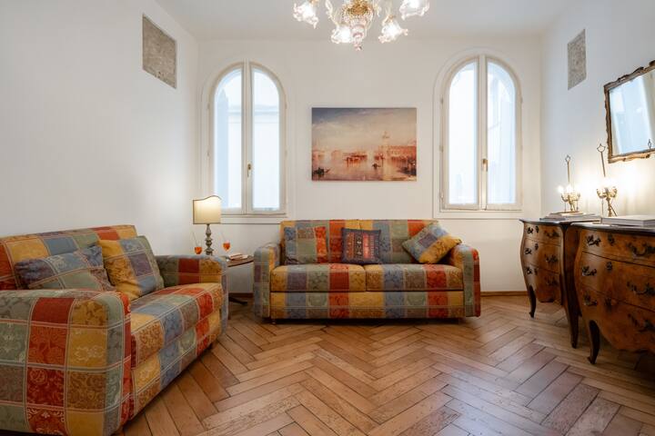 Ve.N.I.Ce. Cera Ai Leoncini gallery image 5