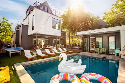 Popular Airbnb listing: Pool, Spa, FirePits, Speakeasy, Minigolf, Sleep 18 in Bouldin Creek