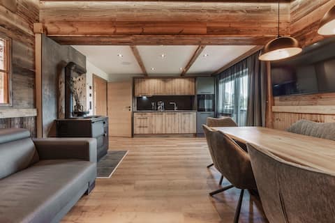 Top Airbnb: Stunning mountain view, stylish apartment in Seefeld In Tirol