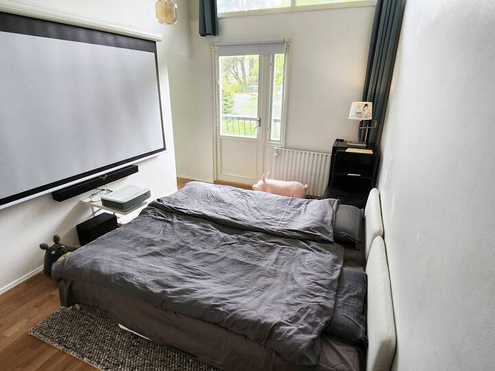 キングサイズのダブルベッド