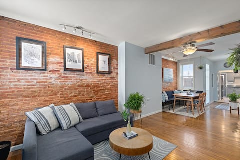 Popular Airbnb listing: Townhouse in Canton in Canton