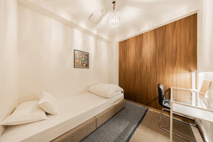 Ako zatvorite vrata, to je privatni prostor.