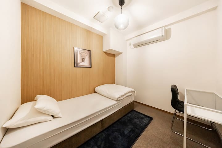 Ako zatvorite vrata, to je privatni prostor.