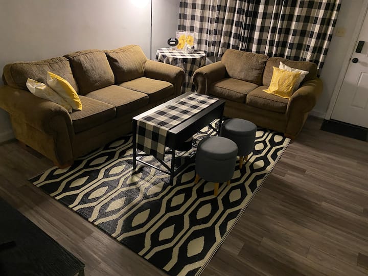 Heated Floors And Fenced Yard On Canal And Towpath - Portage Lakes, OH