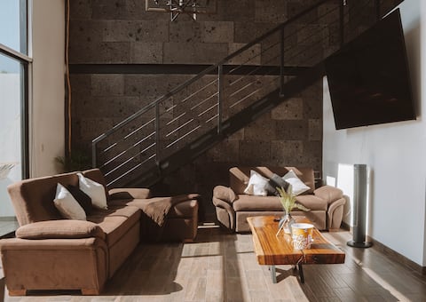 Airbnb con mejor rendimiento: Casa Piedra y Altura | Design, Jacuzzi and Downtown en Aguascalientes