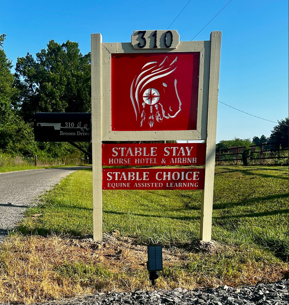 Horses at Your Window ~ Sleep in the Barn! - Barns for Rent in Altoona,  Alabama, United States - Airbnb