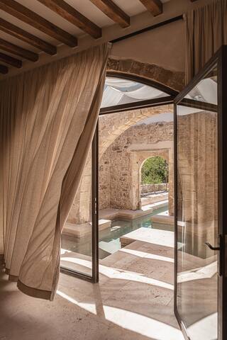 Corte Interna, free heated pool gallery image 4