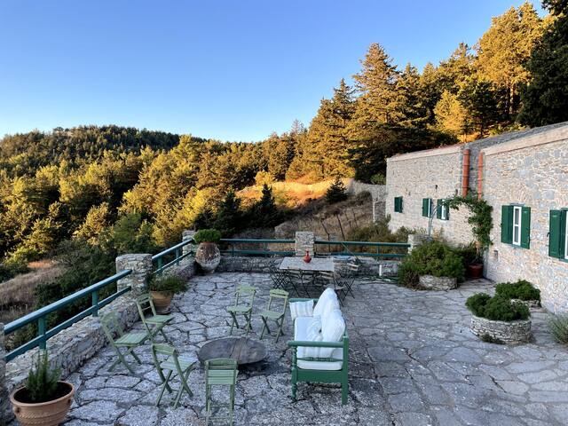 Symi, propriété classée dans un cadre exceptionnel gallery image 5