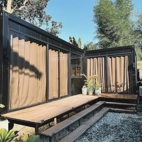 Container-Inspired | Pet-Friendly & Free Parking