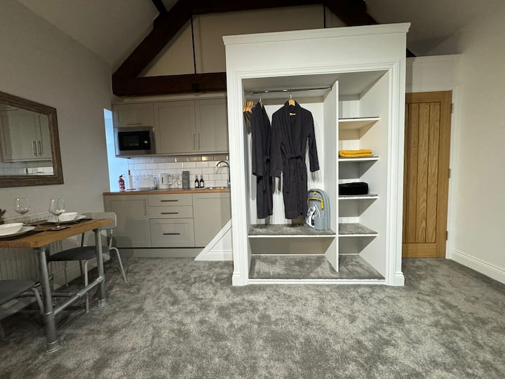 The Old Stables - Room 1 - Deluxe King - Northampton