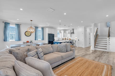 New 5BR | 3-story home, 4.5 baths, parking for 3