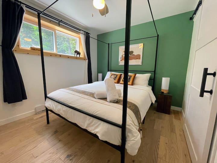 Letto a baldacchino. 