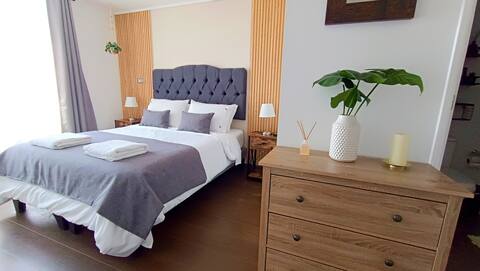 Modern and Warm Suite with Incredible Ocean View