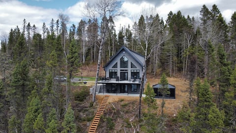 Melsy | Lakefront | Tavata Chalets