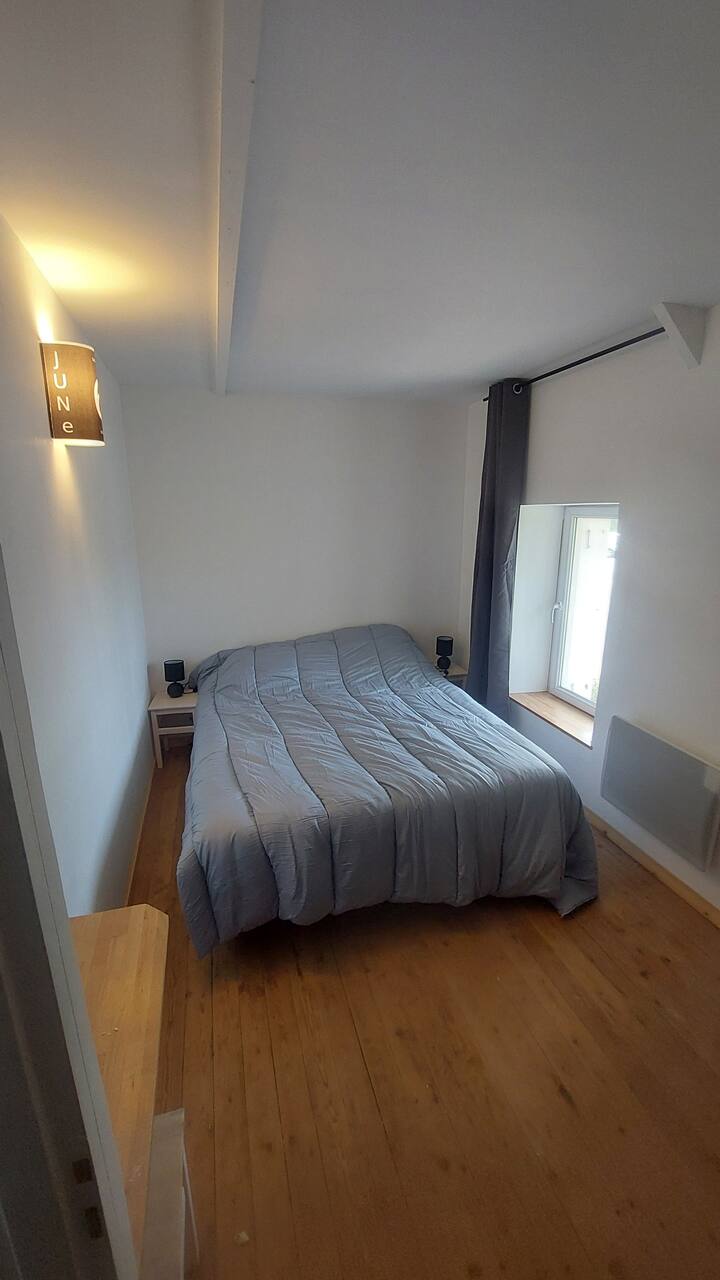 Habitación con cama doble