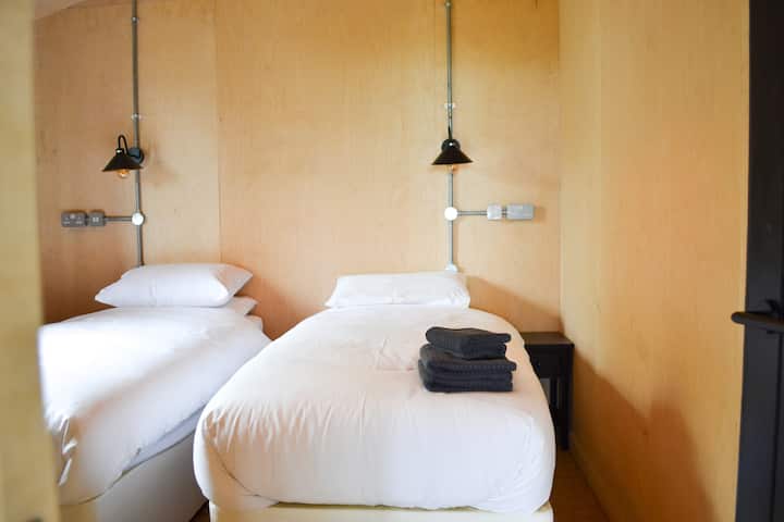 Dvojlôžková spálňa.