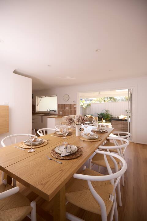 Beautifully renovated,
modern beachside escape