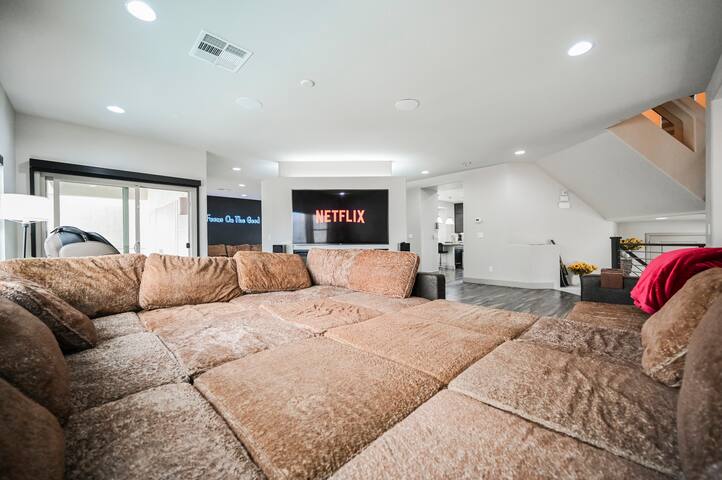 Luxury Smart Home in Las Vegas gallery image 4