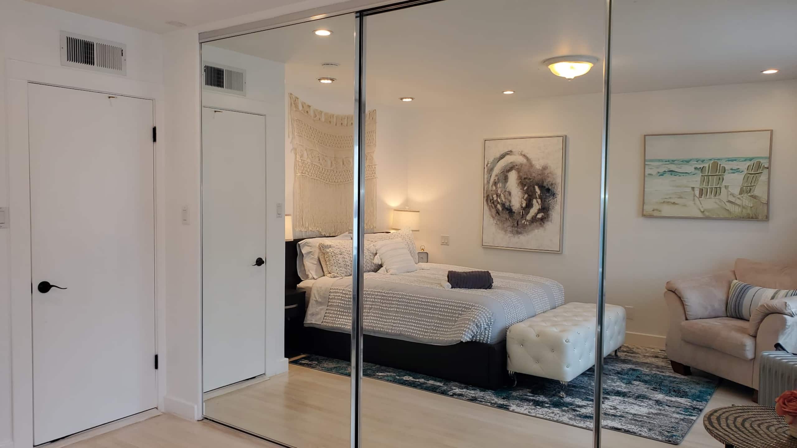 Home in San Francisco · ★5.0 · 4 bedrooms · 4 beds · 2 baths - Image 34