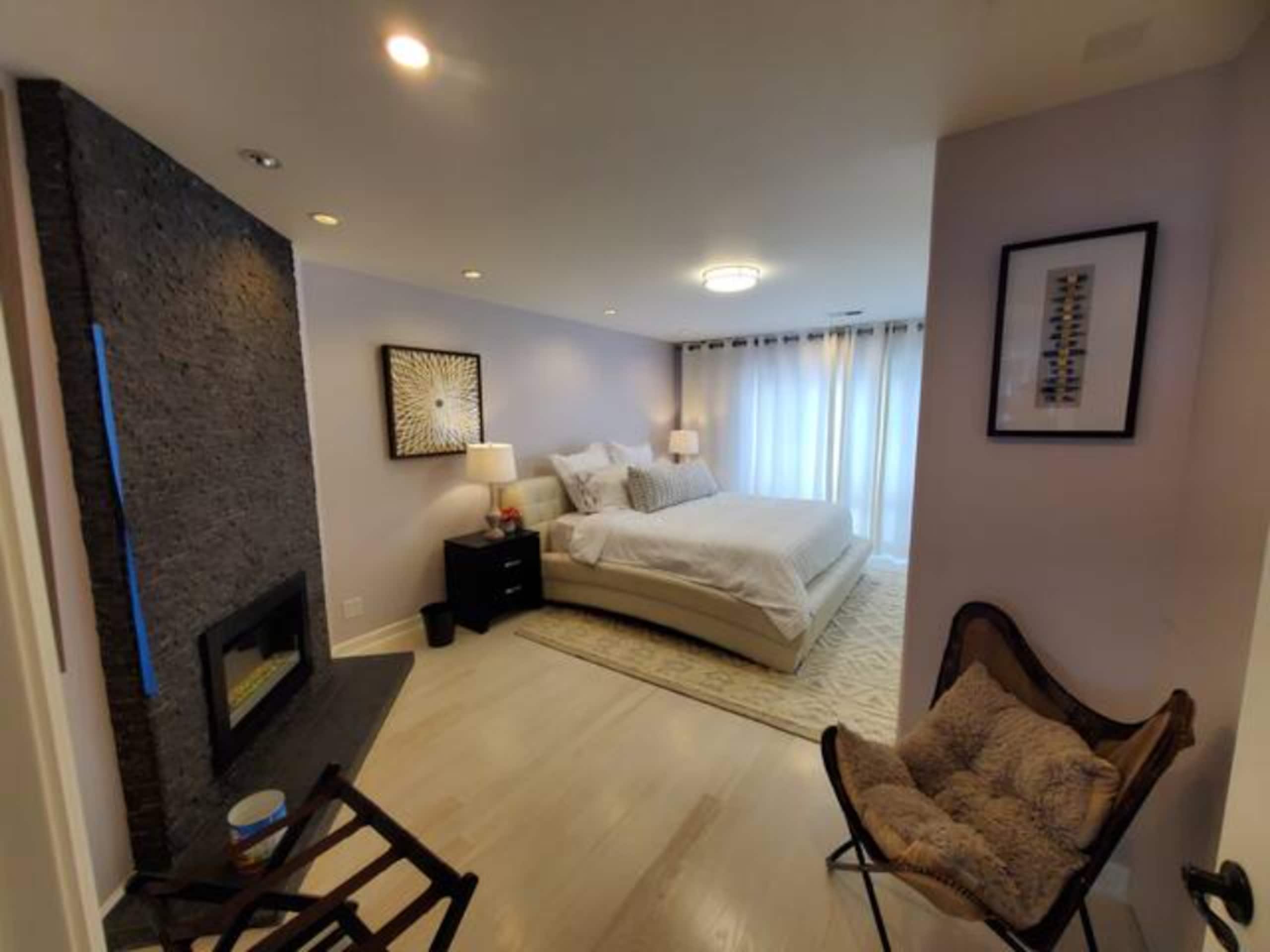 Home in San Francisco · ★5.0 · 4 bedrooms · 4 beds · 2 baths - Image 16