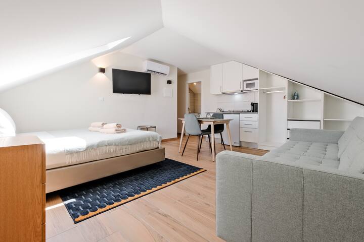 The Crow Lisbon Studios managed Airbnb listing 2