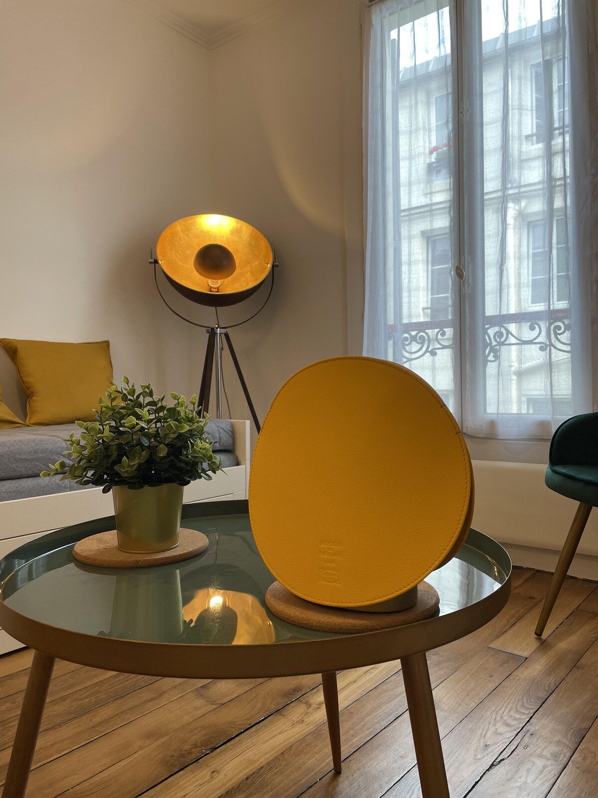 Top performing Airbnb: In 7th Heaven in Paris 7e Arrondissement