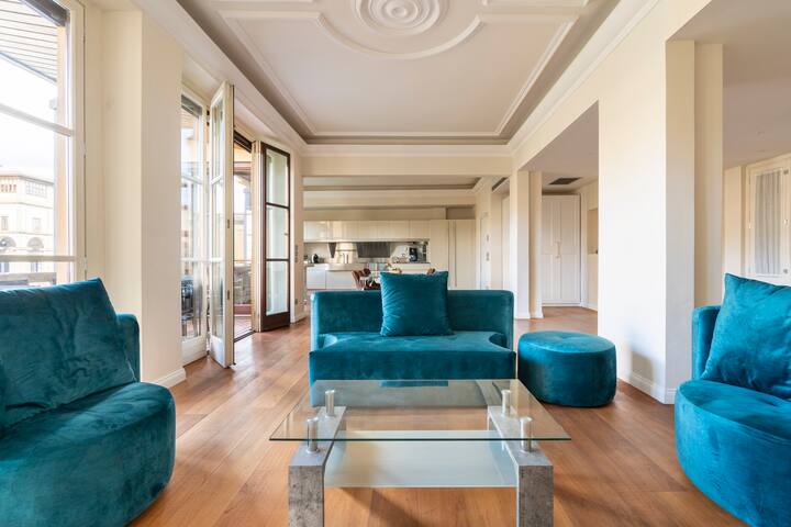 “Terrace on Ponte Vecchio” Dream View gallery image 2