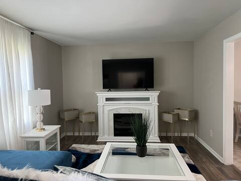 4 Bedrooms House