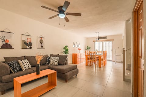 Successful Airbnb property: Casa Aurora | 4BR 2.5BA | 1st Flr Master+Workspace in Torreón