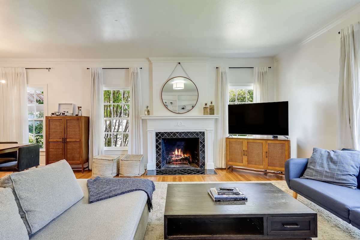 Popular Airbnb listing: Austin Vibes | Pool | Relax & Unwind in Hancock