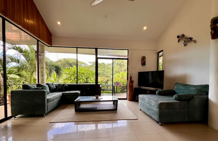 Central Villa • Private Pool, 2br & Free Massage - Playa Blanca