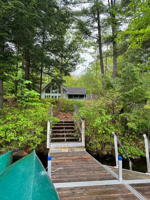 Lakeside deck house w/ Porch