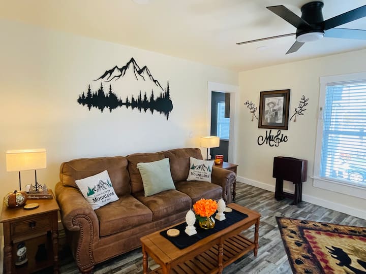 New River Hideaway - Walking Distance To Downtown - Galax, VA