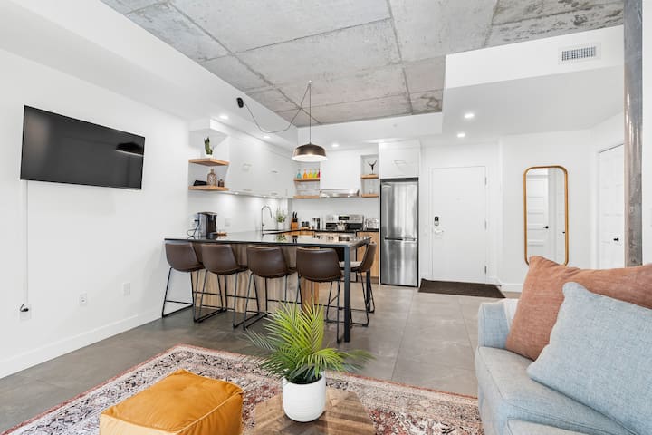 Le Downtown (parking + rooftop pool + gym)