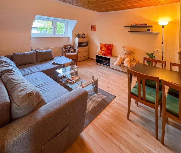 Hübsche Dachgeschosswohnung - Leverkusen